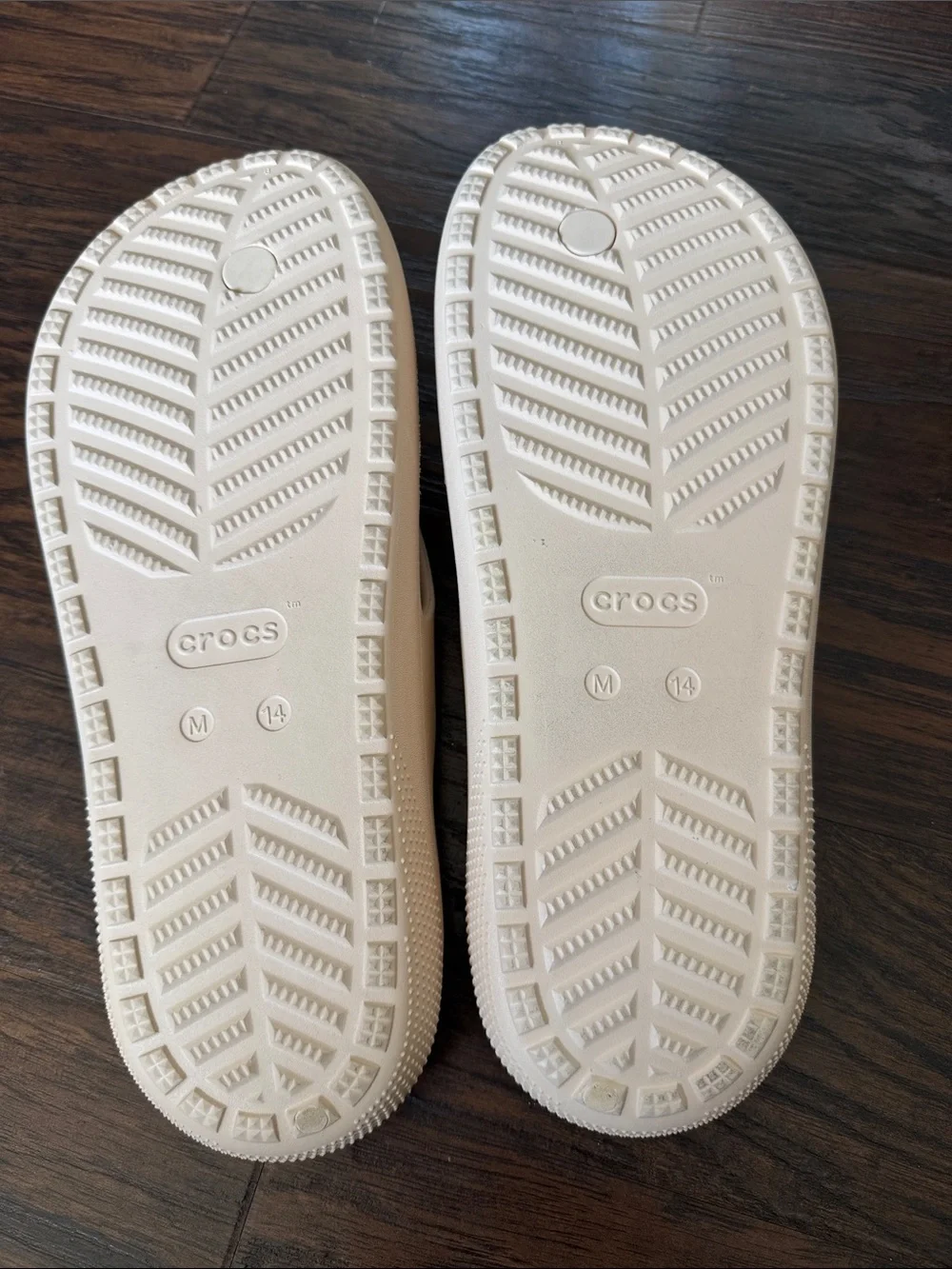 CROCS Men's Cream Flip-Flop Sandals, Like NEW